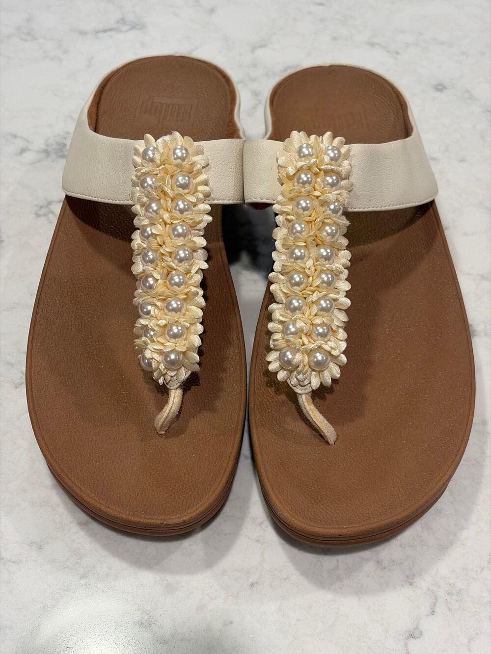 Fitflop Women’s Verna Floral Stud Toe-Thong Sandal Embellished Size 11 Cream